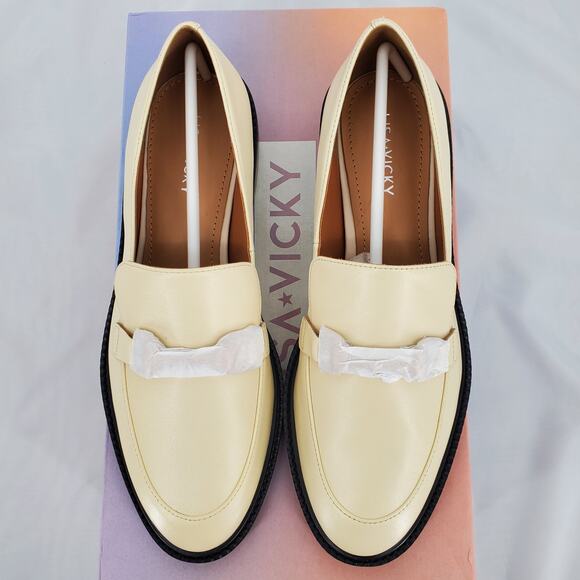 Lisa Vicky‎ Womens Size 8 Zany-V Loafers Natural Sheep Napa Leather New In Box - Picture 4 of 9